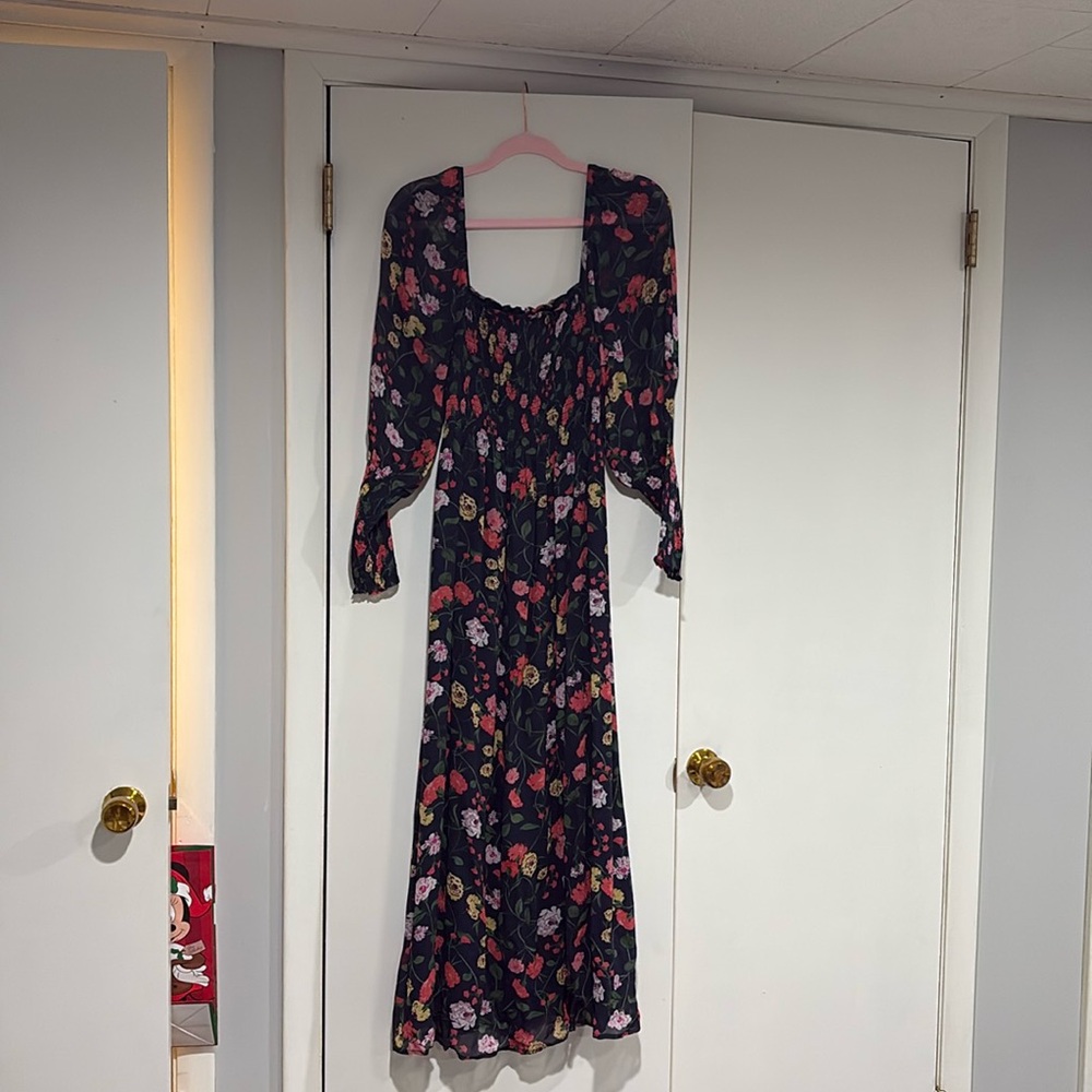 HHH The Grace Maxi Nap Dress
Navy Peony Bouquet Georgette
Small